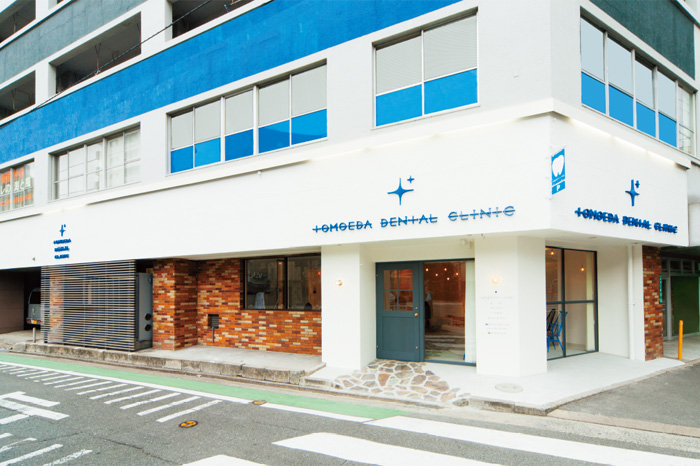 高宮通りに面したサロンのような爽やかなクリニック外観