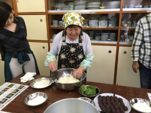島のお母さんたちに教えてもらいました。
